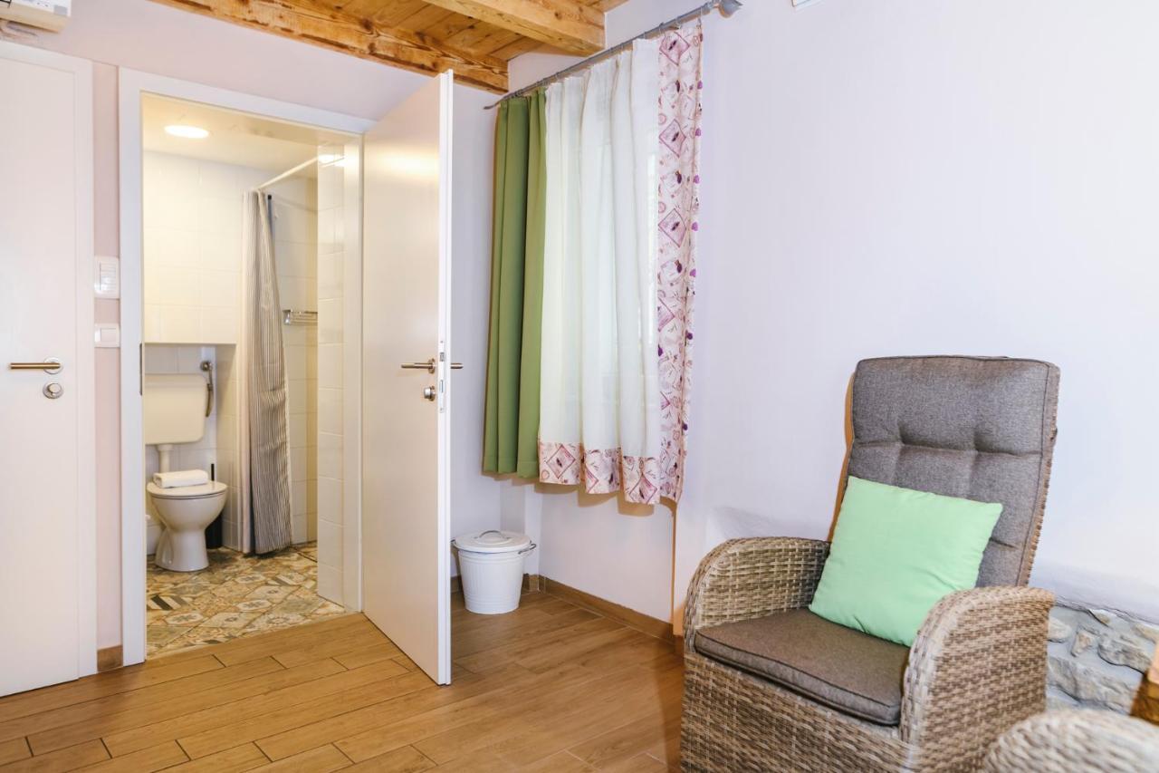 Guesthouse Centrum B&B อิซอลา ภายนอก รูปภาพ