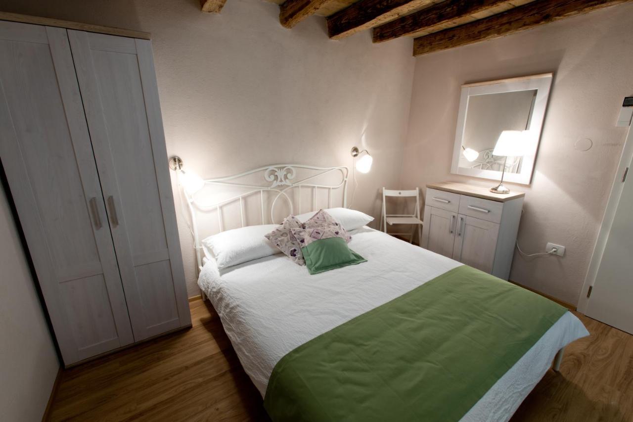 Guesthouse Centrum B&B อิซอลา ภายนอก รูปภาพ