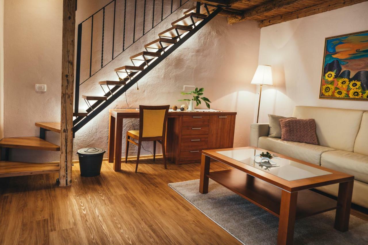 Guesthouse Centrum B&B อิซอลา ภายนอก รูปภาพ